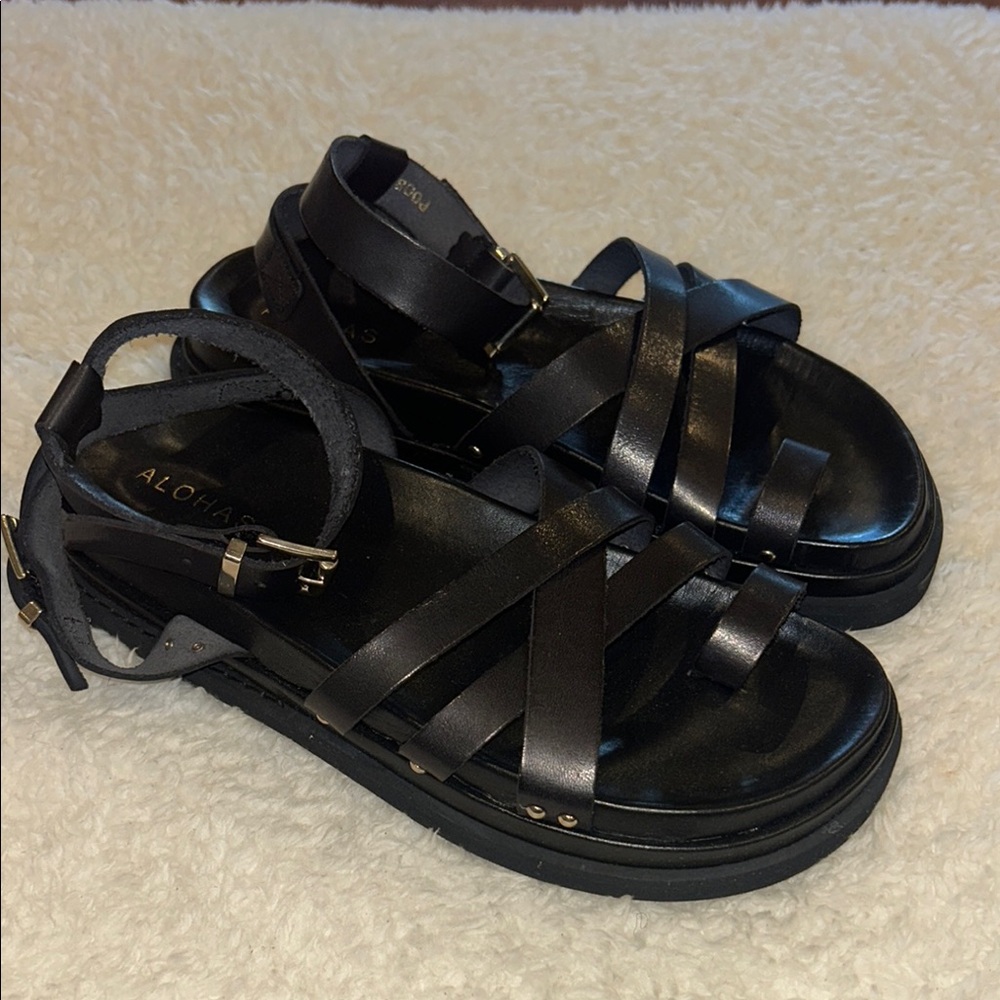 ALOHAS Black Leather Crisscross Platform Sandals